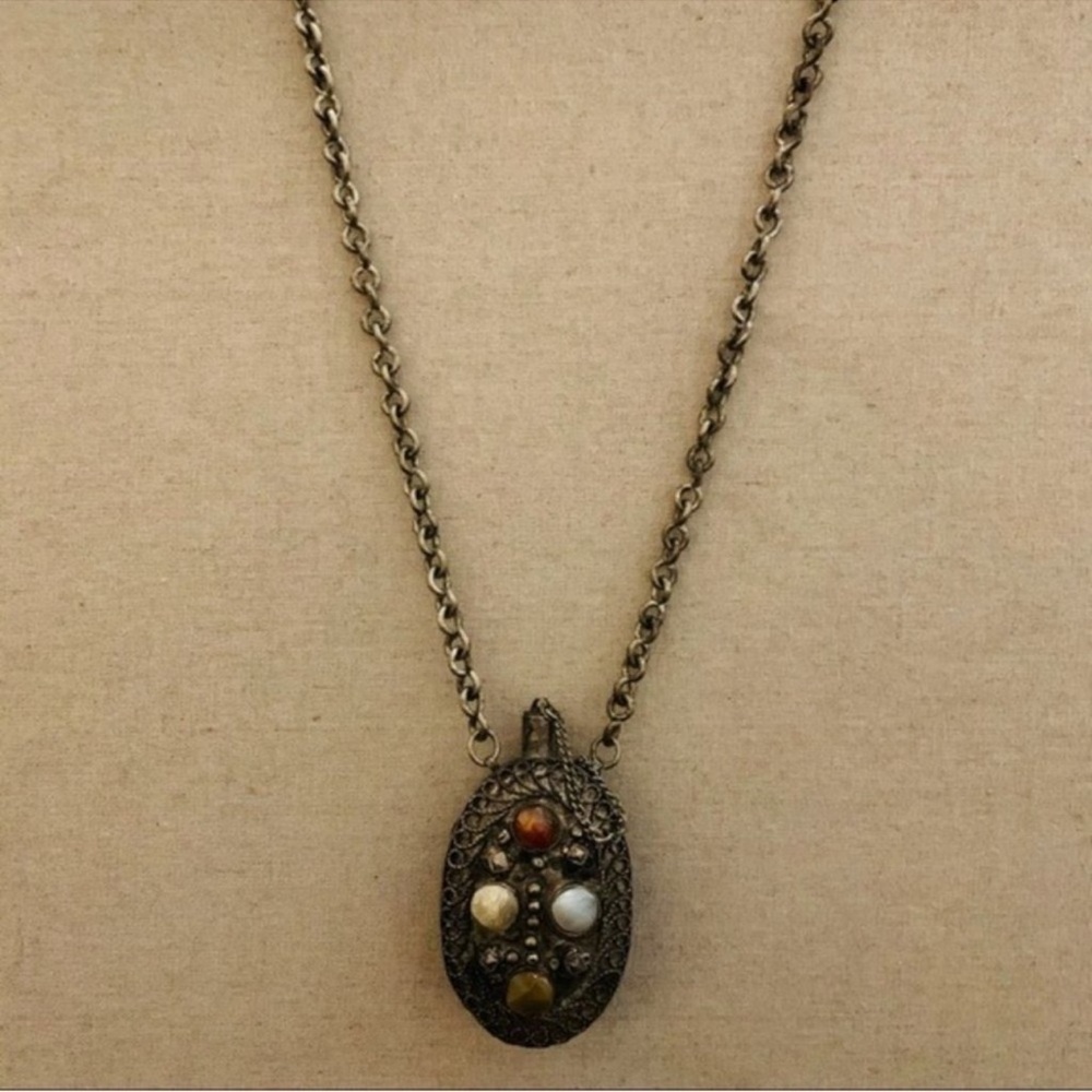 Vintage | Long Antique Indian Pendant - Picture 10 of 11